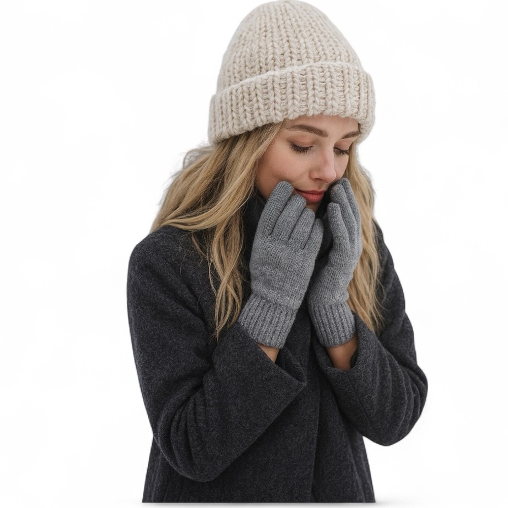 Nordstrom Rack Women’s 100% Cashmere Gloves Gray NWT One Size Tech Touch